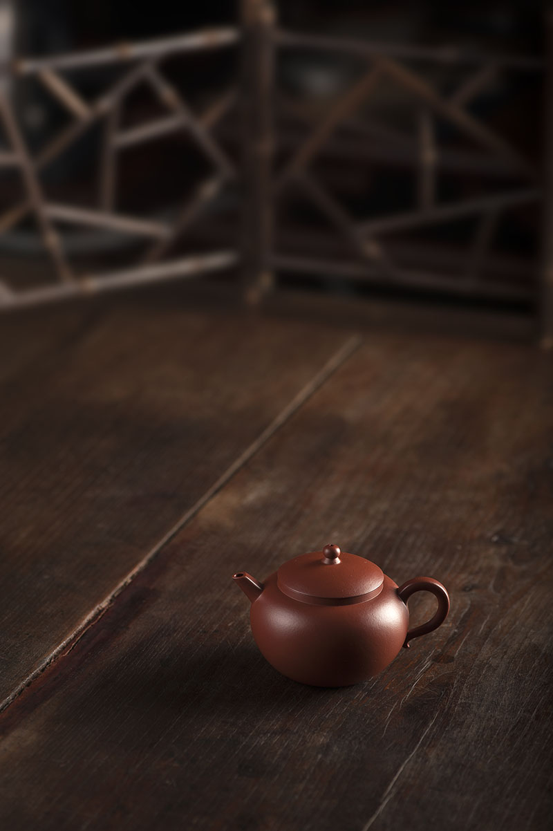 分享到:          许晓丹 器型: 传统器型 容量: 200cc 泥料: 朱泥 壶